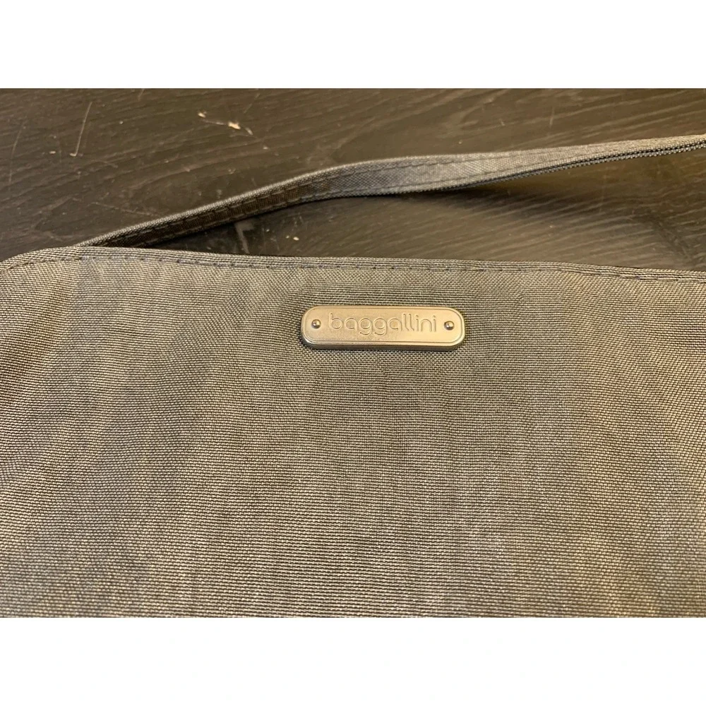 Baggallini Gray Wristlet Wallet RFID Card Holder Zip Pouch Small Travel 7